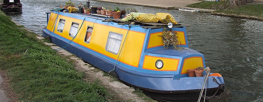 narrow houseboat.jpg